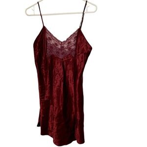 Victoria’s Secret Medium‎ Red Lace Lingerie Slip